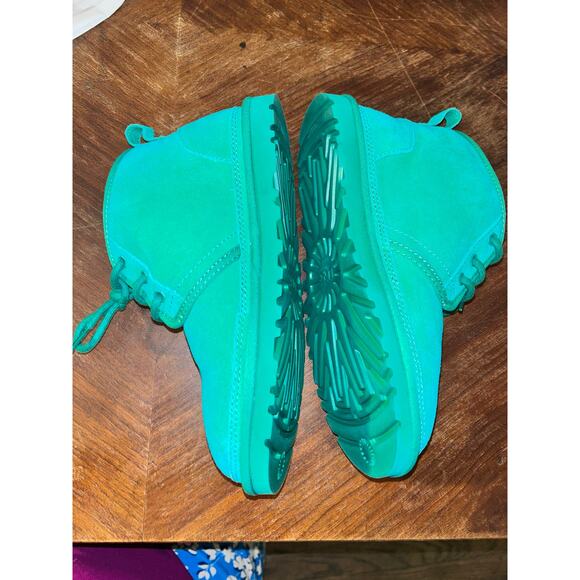 UGG Women’s Neumel Chukka Boots Size 7 – Green Suede Lace-Up Ankle Boot NWOB - Picture 10 of 10